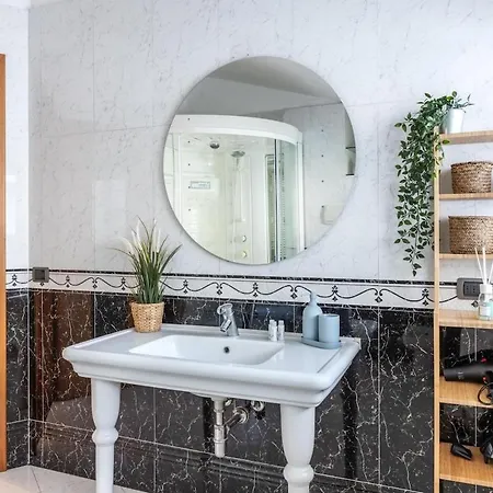 Duomo Milan-attic With Terrace-netflix And Wifi * Milão