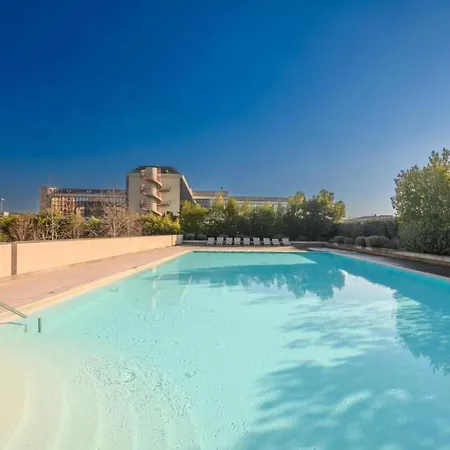 Appartement Giax Tower-spa, Pool, Parking Milaan