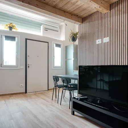 Hostmate - - Sammartini's Garden - Stazione Apartman *