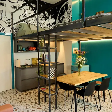 אכסניה Madama & Bistrot