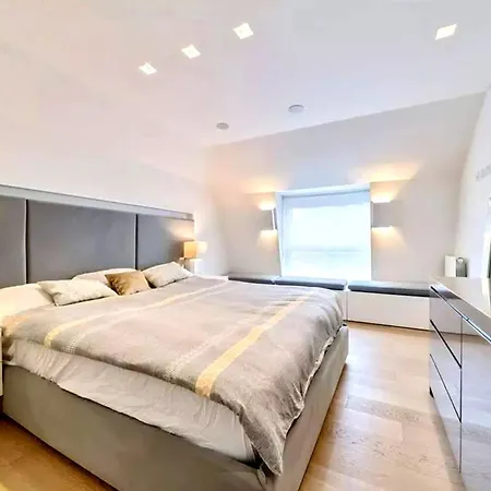 Spazioso Recentemente Ristrutturato Apartmán *
