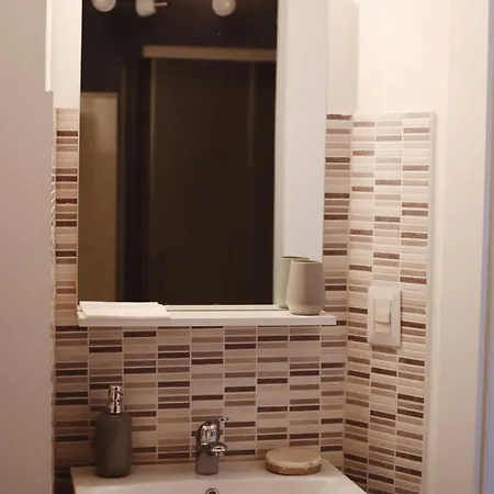 Cozy In The Center *