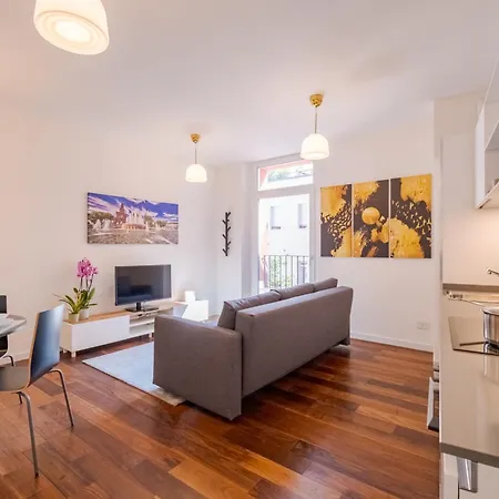 Essenza - Modern Comfort - In The Heart Of - 5min To Station - 10min To Dumo דירה *
