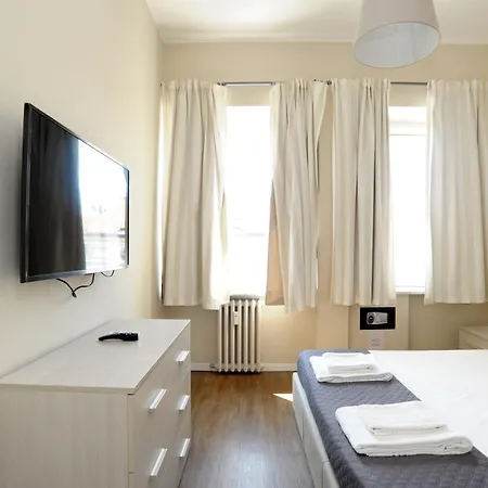 Via Torino 3 * Milán