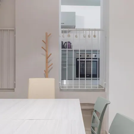 Apartamento Monumentale M5 - 6 Ospiti & Famiglie Con 2 Bagni E *