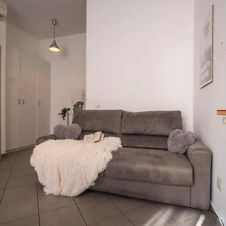 Apartment Navigli-centro Modern Flat Balcony Check-in H24