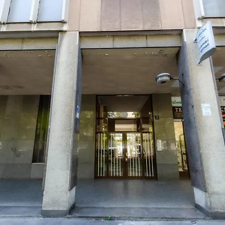 Appartement Vivimihome Gambara House 2 Minutes From The Metro Milaan