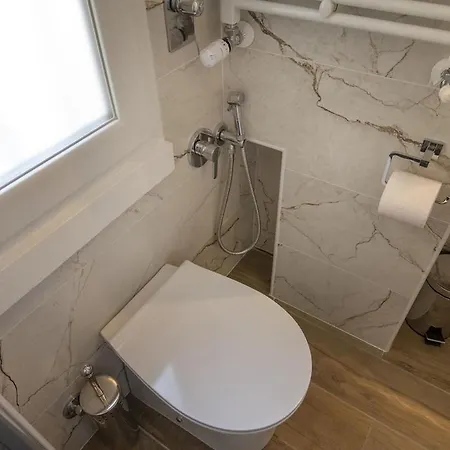 Laru Porta Romana 5 Minutes From The Subway