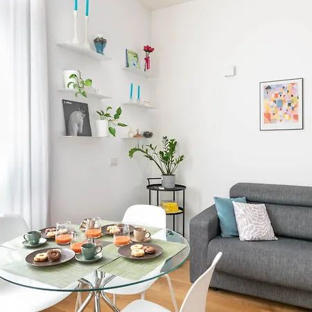 Corner 15 - 5 Min Dalla Stazione Apartamento *