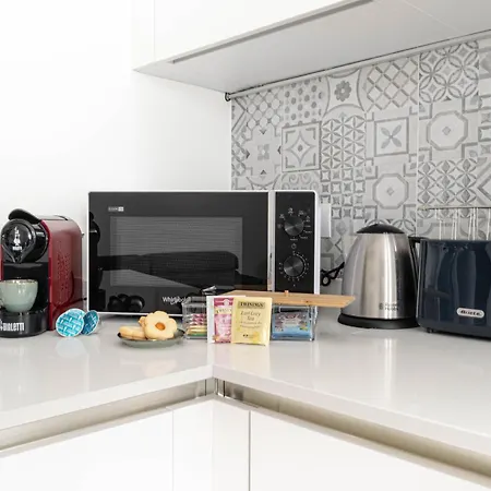 Corner 15 - 5 Min Dalla Stazione Apartamento