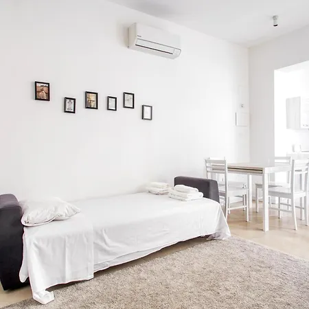 Apartament Just Urban - Bright Renovated 1-br Near Navigli & Metro M2 *