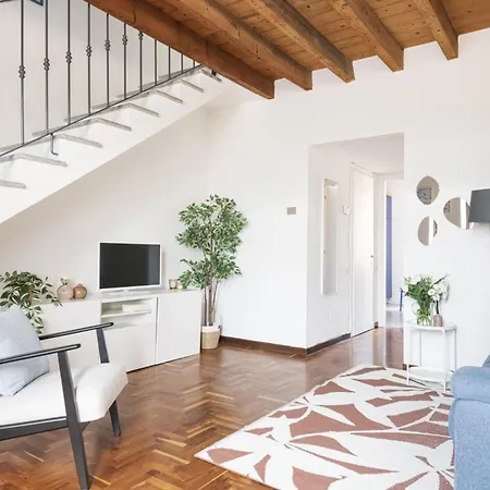 Easylife - Eleganza Su Due Livelli In Porta Romana *