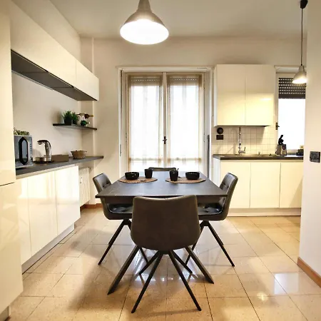 Spacious And Modern Apartment - Solari Appartement Milaan
