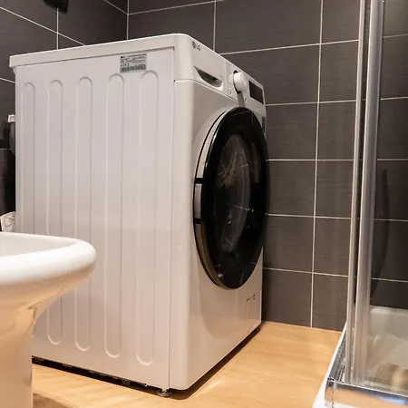 Skyline House - Free Parking & Terrace Апартаменты Милан