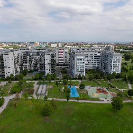 Skyline House - Free Parking & Terrace Апартаменты *