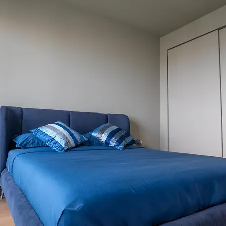 Skyline House - Free Parking & Terrace *