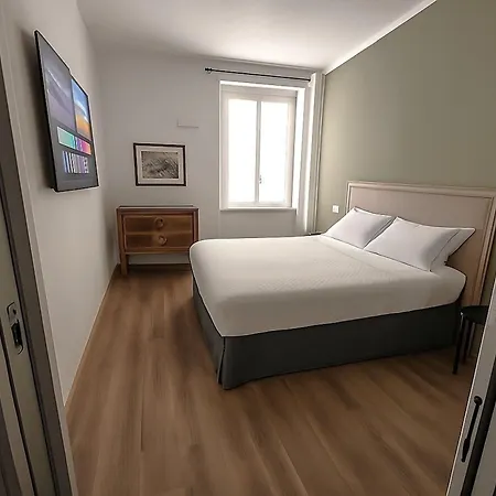 Jada Monforte- Exclusive In The Heart Of The Appartement