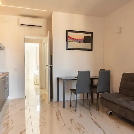 Youhosty - Montegani 2 Appartement Milaan