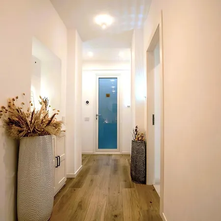 B And G San Babila- Luxury In The Heart Of - Design District 4* מילאנו