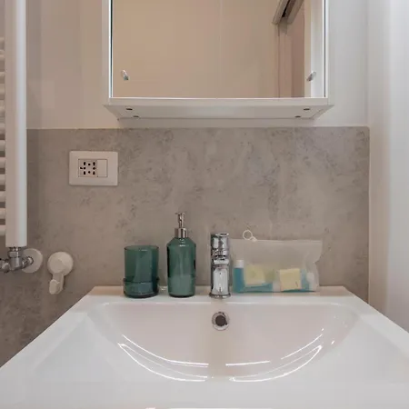 I-host - Val Strona 6 Mono Milano