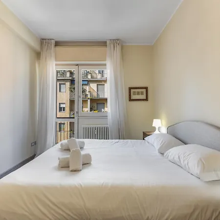 Apartament Tortona-metro Tolstoj 5min - Spacious 6 Guests - Wifi Mediolan