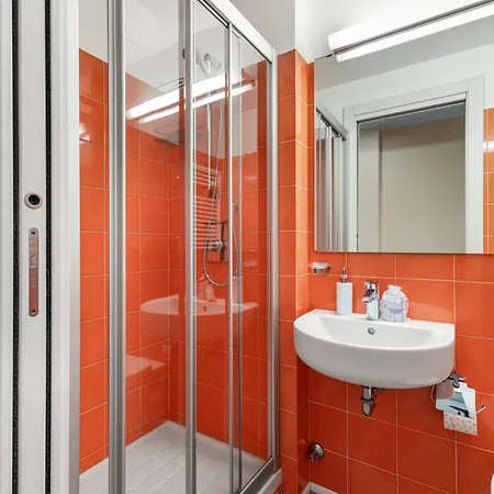 Tortona-metro Tolstoj 5min - Spacious 6 Guests - Wifi Apartament