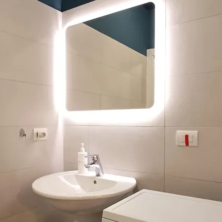 Apartamento Looking 4 Charming With Courtyard On The Navigli *