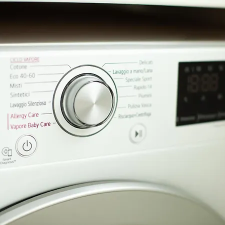 Design Moderno:monolocale Spazioso Vicino Metro M2 아파트