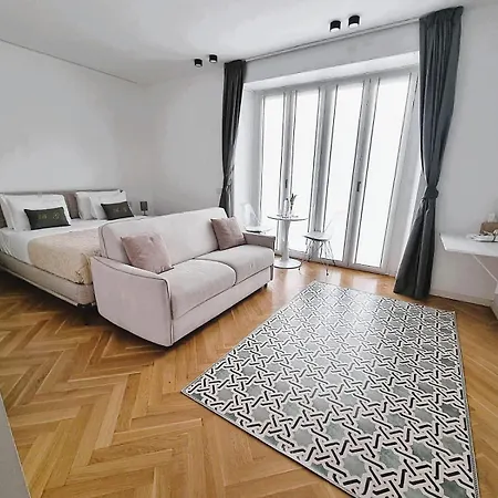 B And G San Babila- Luxury In The Heart Of - Design District