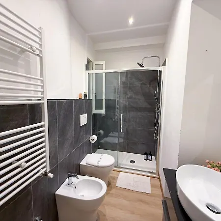 Luxury Penthouse - 5 Min To Duomo 2 Apartment