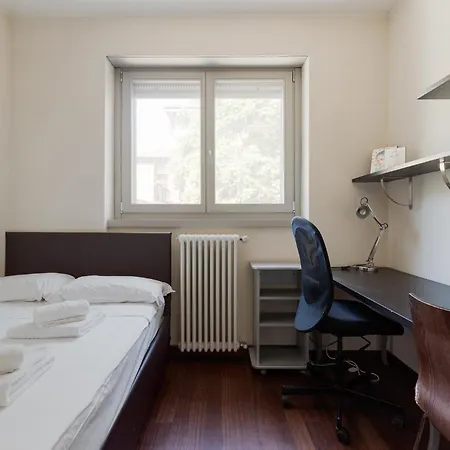Guesthost - Stylish Viale Toscana Apartment Mailand