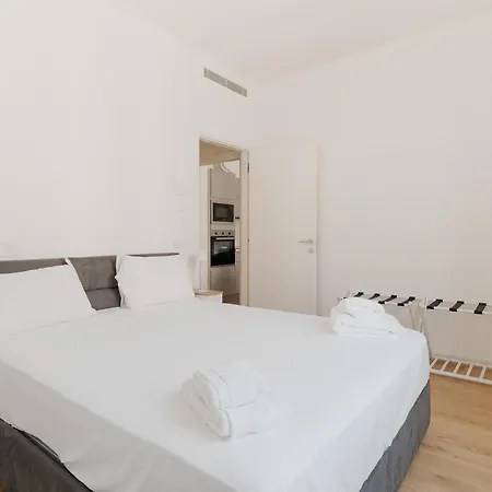 Guesthost - Cozy X4 In Navigli District *