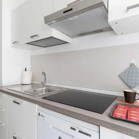 Guesthost - Cimiano M2 Cosy Apartment