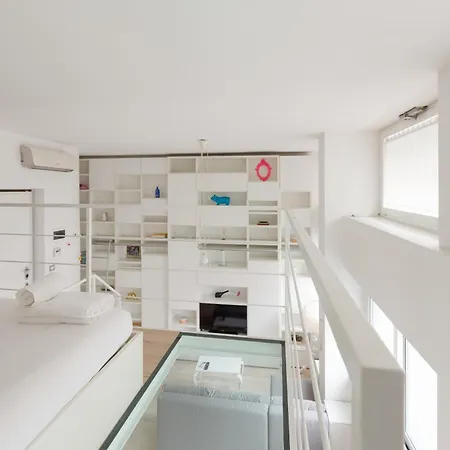 Guesthost - Cosy On 2 Levels! דירה מילאנו