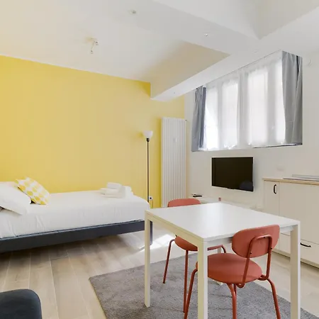 Guesthost - Cosy Milano- Bande Nere M1