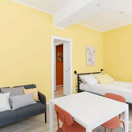 Apartment Guesthost - Cosy Milano- Bande Nere M1 Milan