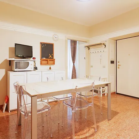 Guesthost - Arco Della Pace Appartement