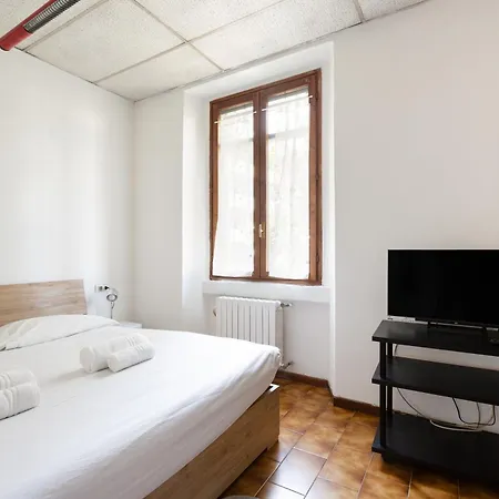 Guesthost - M3 Lodi Tibb-brenta Comfy Flat Apartment Milan