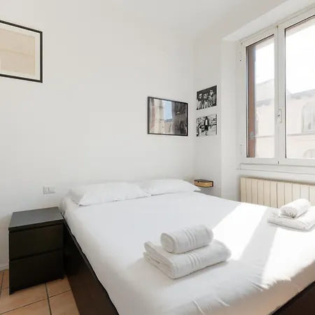 Guesthost - Industrial-style In Chinatown! Milão