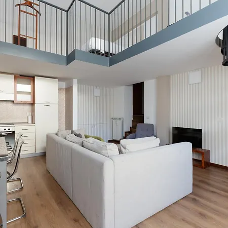 Guesthost - M5 Istria & Marche Roomy Lofted Appartamento