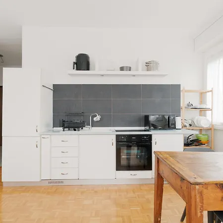 Guesthost - Bright With Parking Διαμέρισμα Μιλάνο