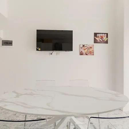 Guesthost - Spacious Navigli Διαμέρισμα