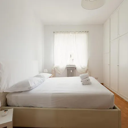 Guesthost - M1 Lima Roomy With Balconies * Mailand