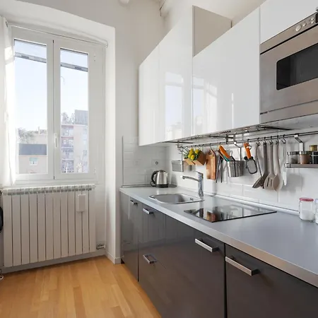 Guesthost - Mm Tolstoj - Milán