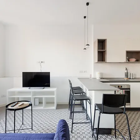 Apartament Guesthost - Cozy Near Parco Trotter