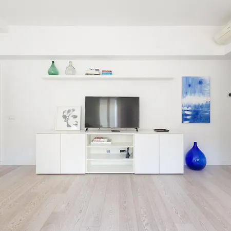 Apartmán Guesthost - Navigli Modern With Balcony