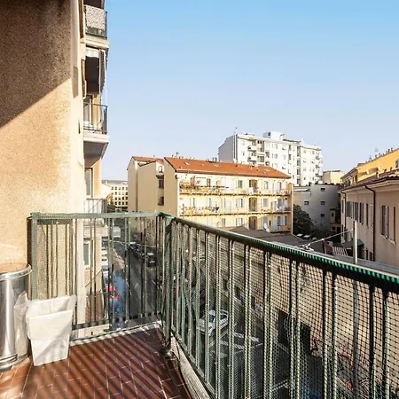 Guesthost - Naviglio Pavese Comfortable With Balcony! Apartmán