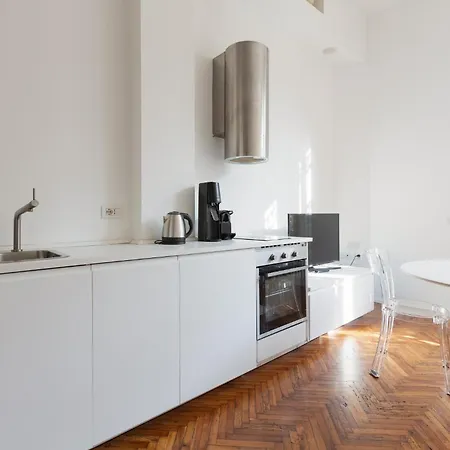 Lovely Near Piazza Cinque Giornate Apartament *