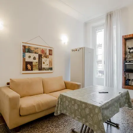 Guesthost - Corso Lodi Cozy With Balcony *