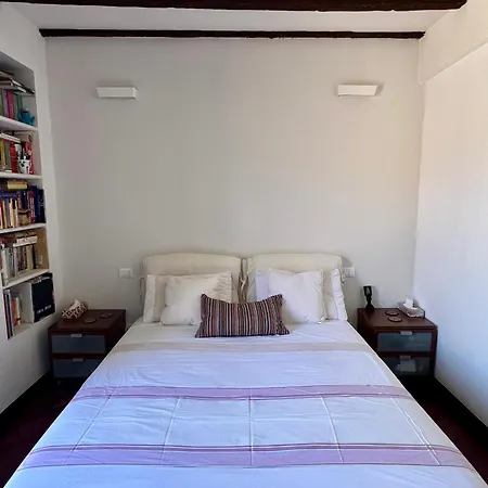 Daire Cozy One Bedroom In Milano, Brera Milano